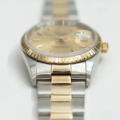 Rolex Oyster Perpetual Date 15223 - 2002