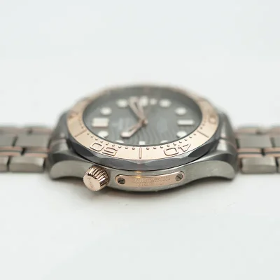 Omega Seamaster 300 Diver Titanium Sedna Gold - 2020