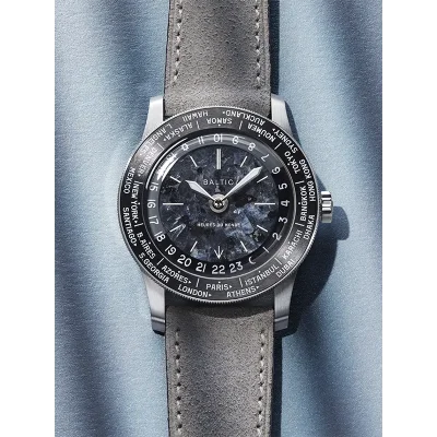Heures du Monde - Worldtimer -Labradorite - Pressed StrapHeather Grey