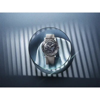 Heures du Monde - Worldtimer -Labradorite - Pressed StrapHeather Grey