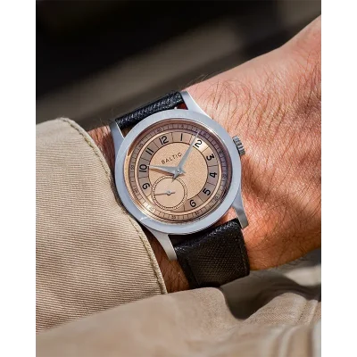 MR ROULETTE SALMON - Stitched Saffiano Black