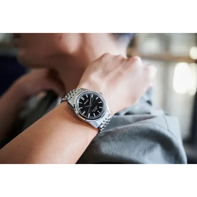 Seiko SPB283J1 King Seiko svart safirglass 37 mm